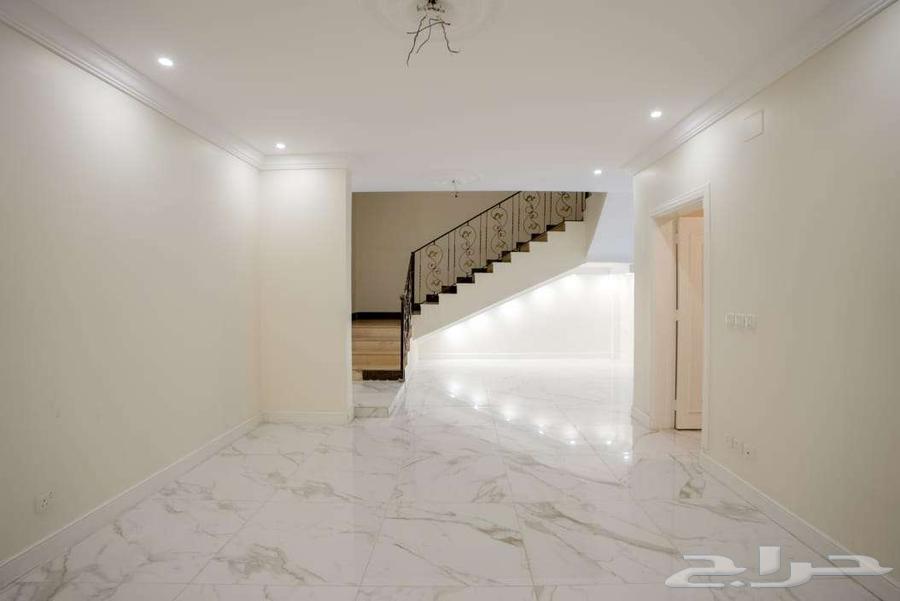 فيلا في أبحر قريب من كلية البترجي ظهيرة شارع عابر القارات64379837301889113