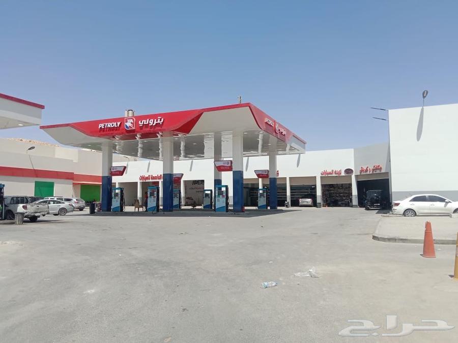 موقعين كفي شوب سيار للايجار بحي النرجس64370079807491110