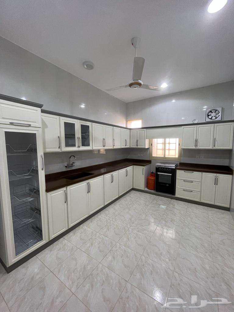 شقة فندقية غرفتين وصالة مؤثثة وفاخرة للعوايل بخميس مشيط64493643345921114