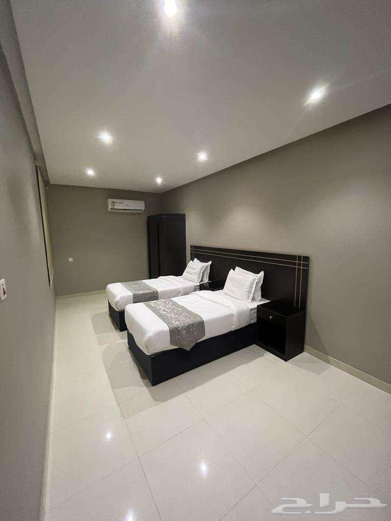 شقة فندقية غرفتين وصالة مؤثثة وفاخرة للعوايل بخميس مشيط64493643345921111