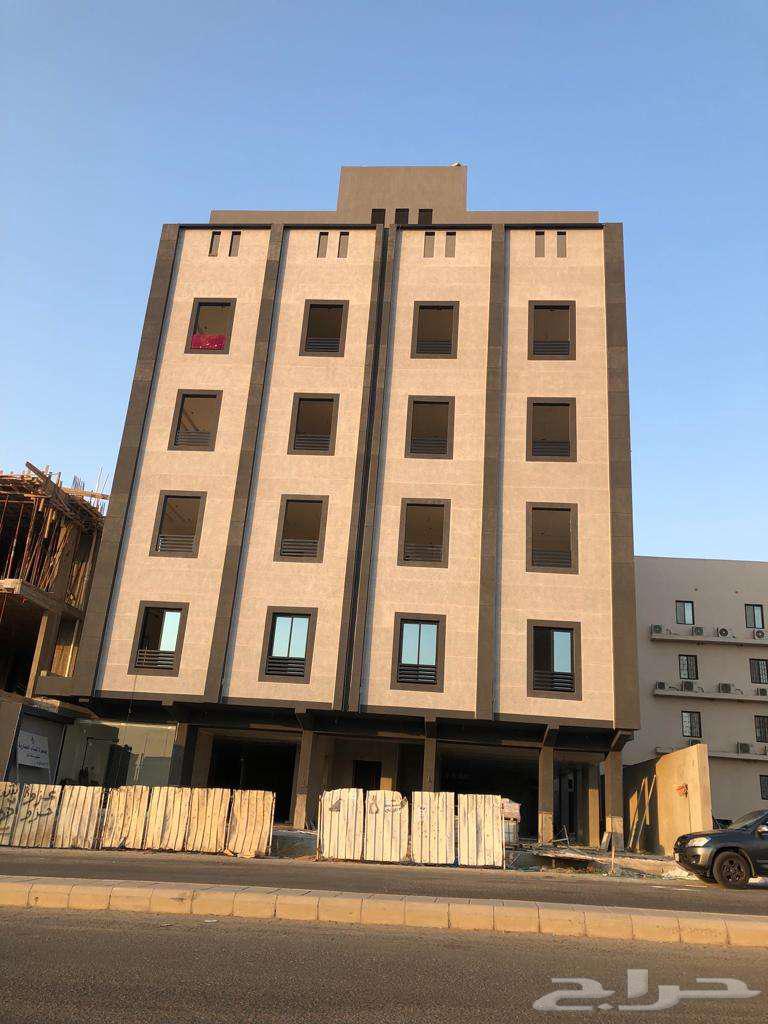 Marble, graphite, and paint breaking64563298850946112