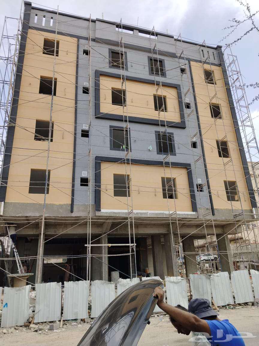 Marble, graphite, and paint breaking64563298850946113