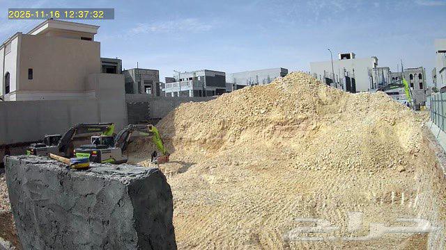 حفر وترحيل حفار بوكلين64572819449857110