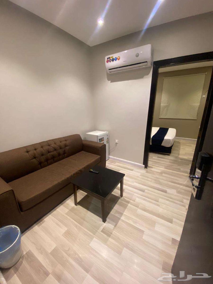 شقة فندقية غرفة وصالة مؤثثة وفاخرة للعزاب بخميس مشيط64572801188481113