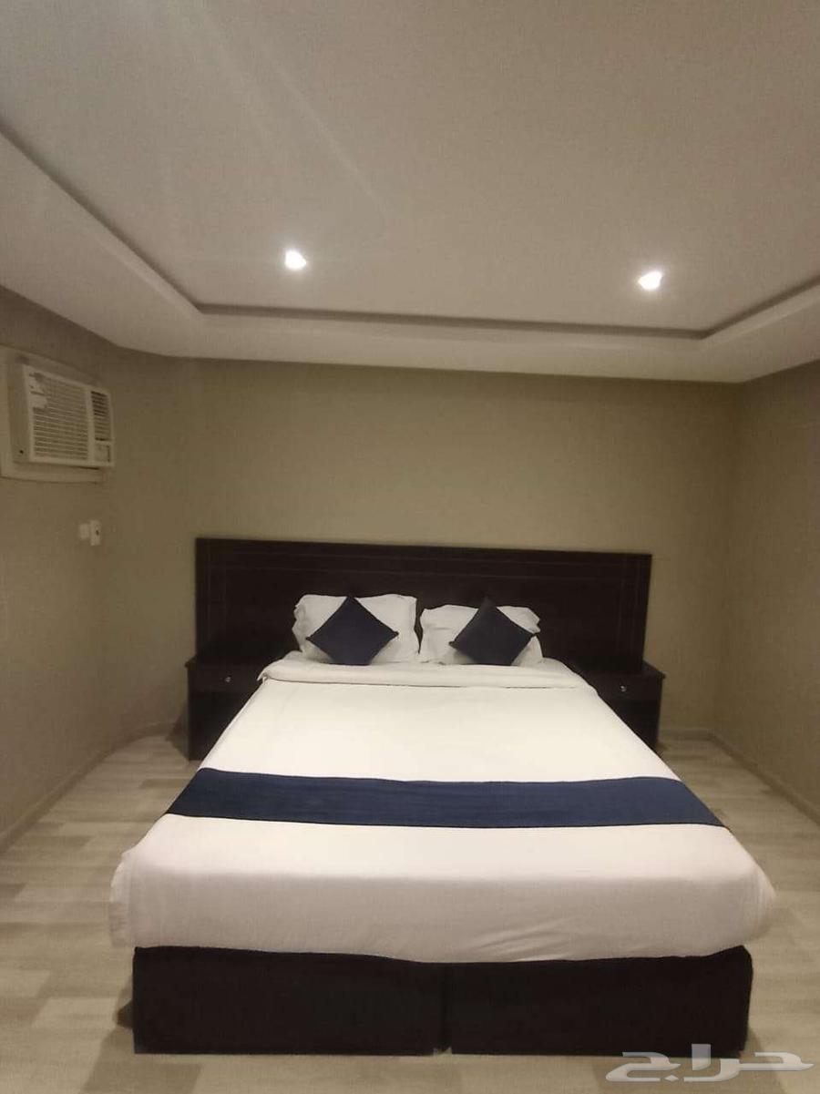 شقة فندقية غرفة وصالة مؤثثة وفاخرة للعوائل بخميس مشيط64572801219458111