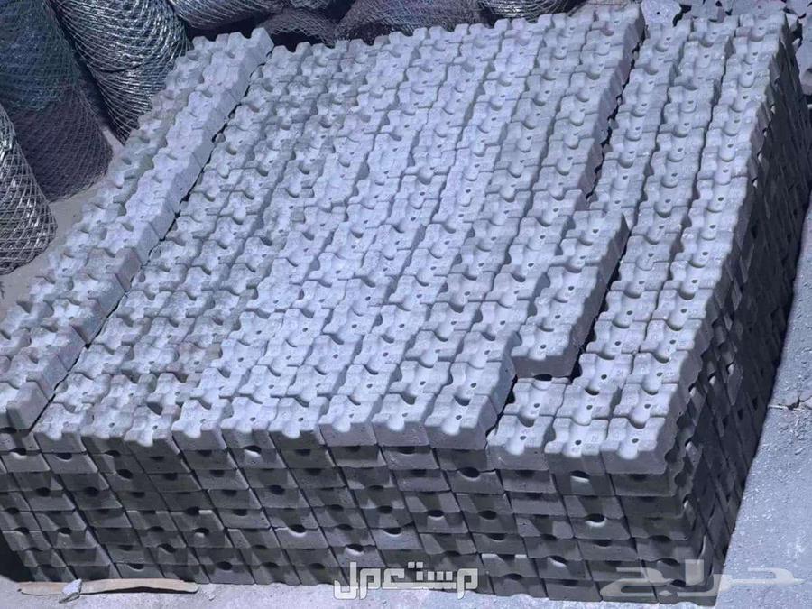 Concrete biscuit separators and insecticide factory and came64582533570945112