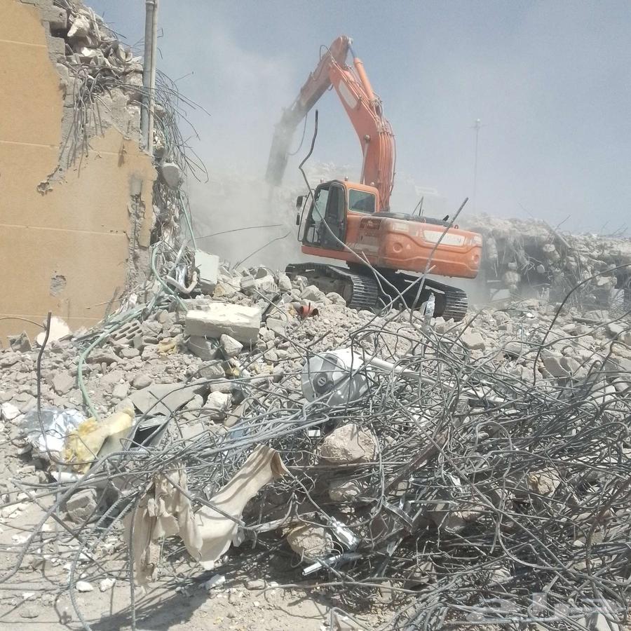 Demolishing buildings in exchange for contents, demolition of buildings64572950174722111
