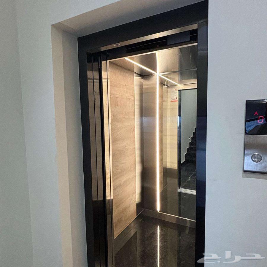 للبيع شقة علوية بسطح خاص ابها المحاله64582453447681111