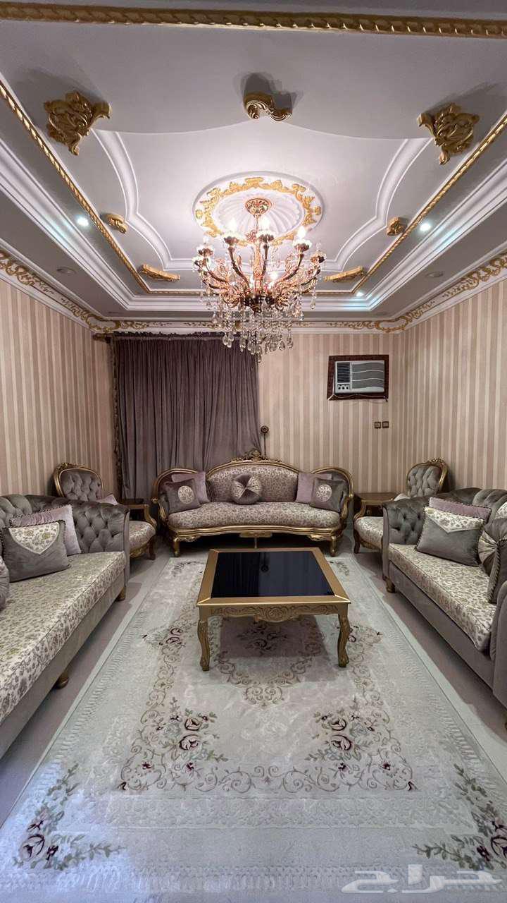 شقة مفروشة فاخرة بحوش للايجار خلف ثانوية الفواز64589598223491112