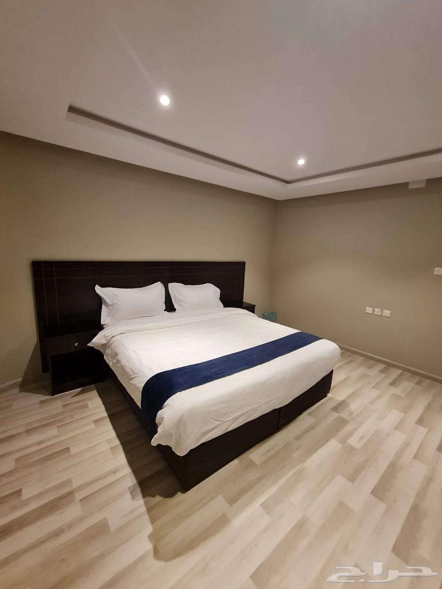 شقة فندقية غرفة وصالة مؤثثة وفاخرة للعوائل بخميس مشيط64582436696451110