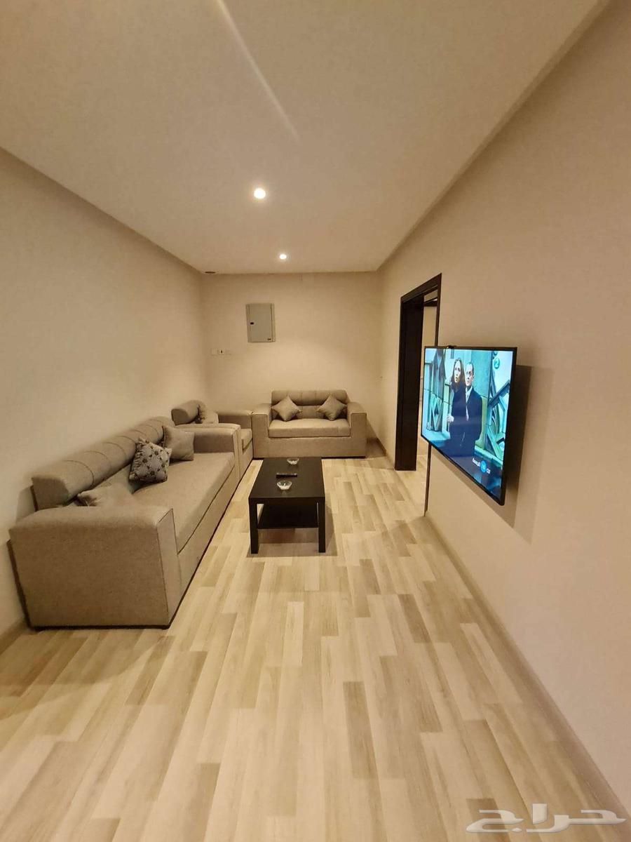 شقة فندقية غرفة وصالة مؤثثة وفاخرة للعوائل بخميس مشيط64582436696451114