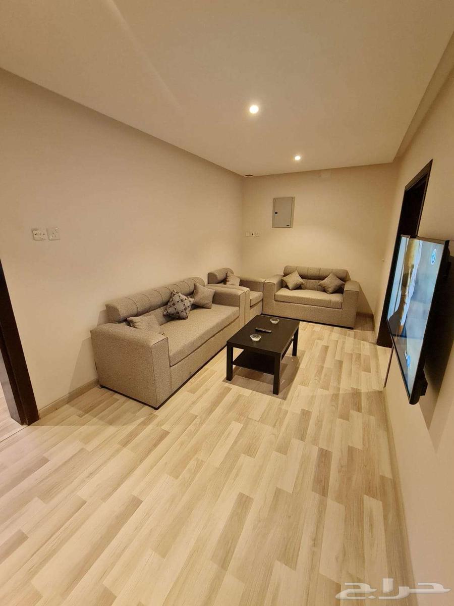 شقة فندقية غرفة وصالة مؤثثة وفاخرة للعوائل بخميس مشيط64582436696451111