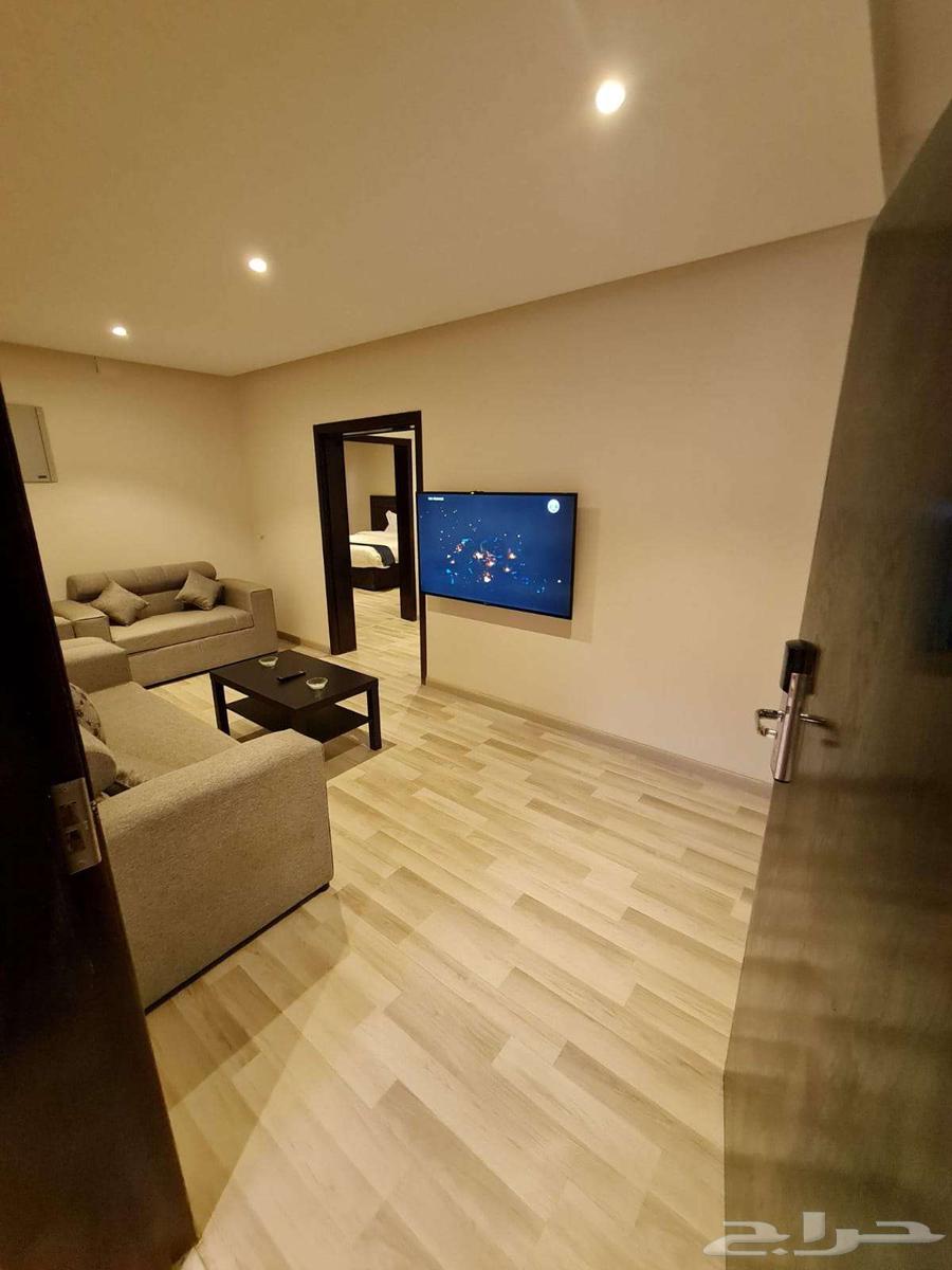 شقة فندقية غرفة وصالة مؤثثة وفاخرة للعوائل بخميس مشيط64582436696451113