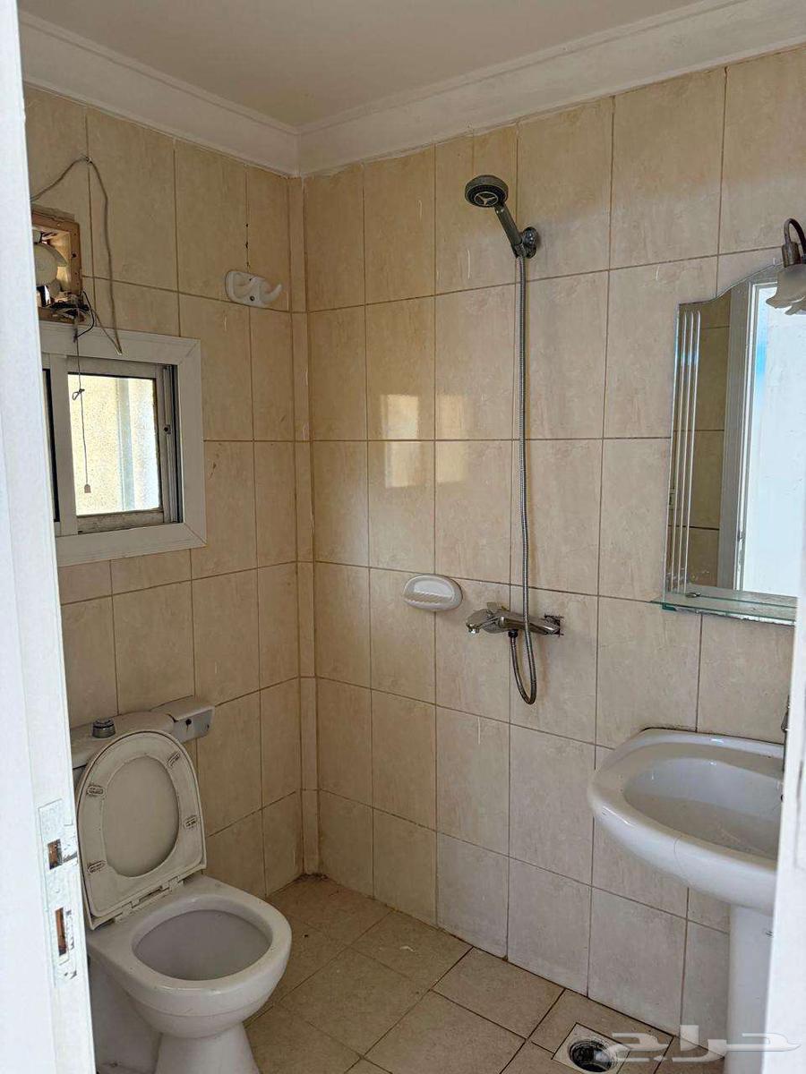 غرفة عزاب مستقله بمدخل للايجار الفيحاء64589527007489111