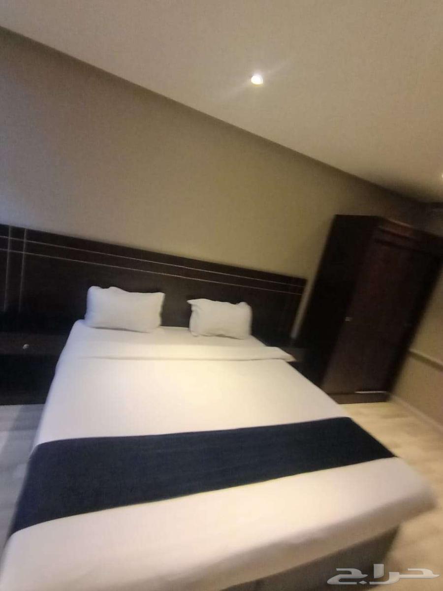 شقة فندقية غرفتين وصالة مؤثثة وفاخرة للعوائل بخميس مشيط64582436768002111