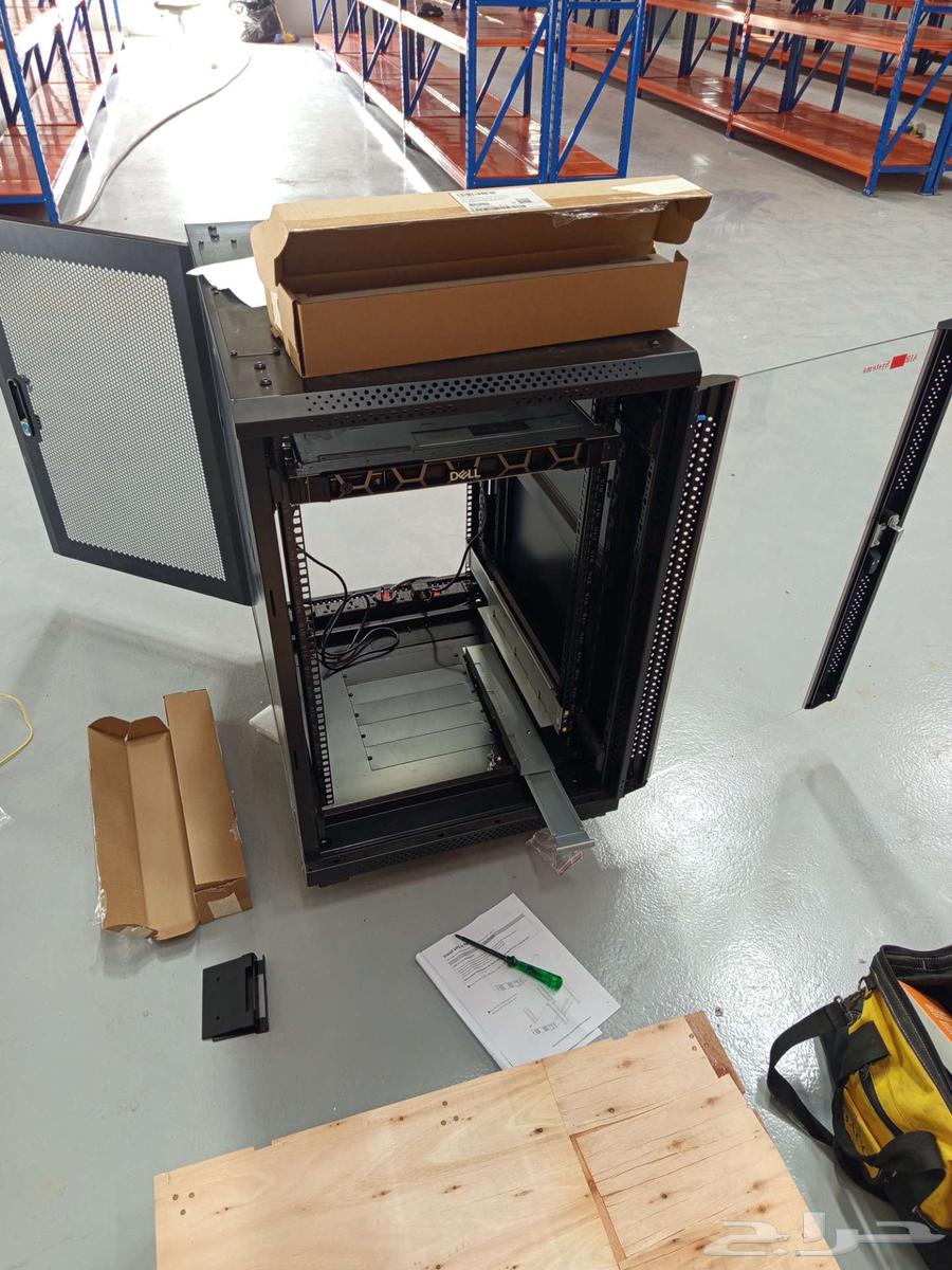 متخصصون في تجميع وتركيب منظومة UPS64594180908033112