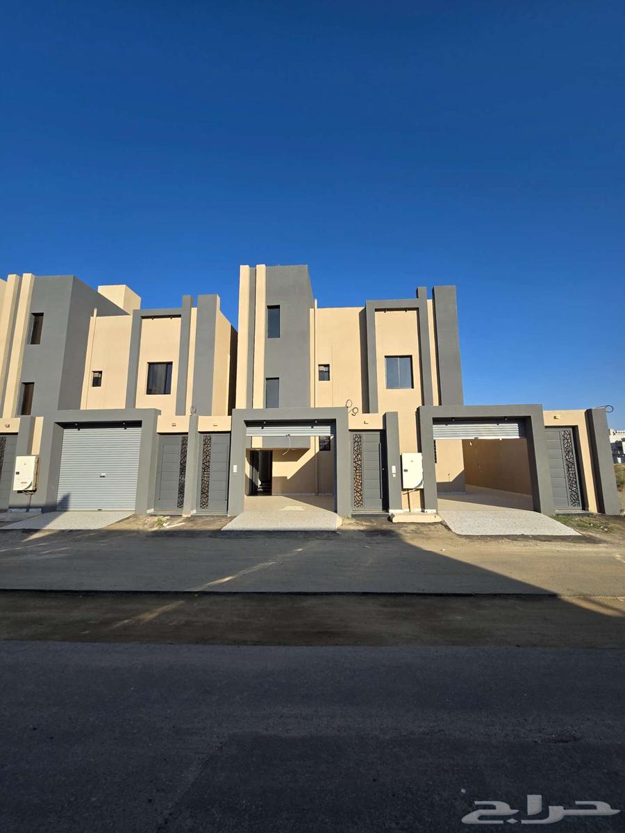 للبيع دور أرضي 6غرف بحوش ومدخل سياره من550 ألف طريق الثمانين64594098097154110