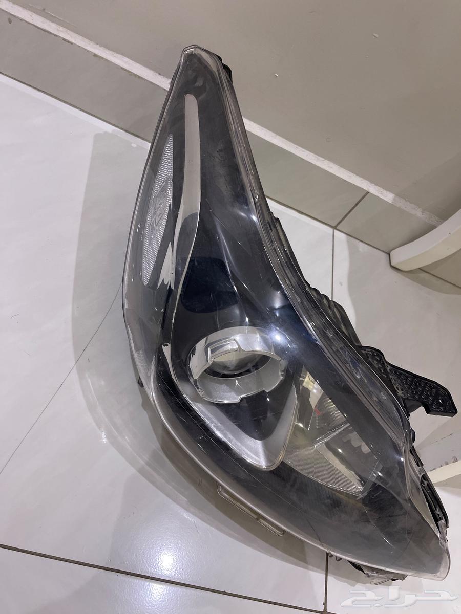 للبيع شمعه امامية مستعمله مازدا عاجل64594035868417110