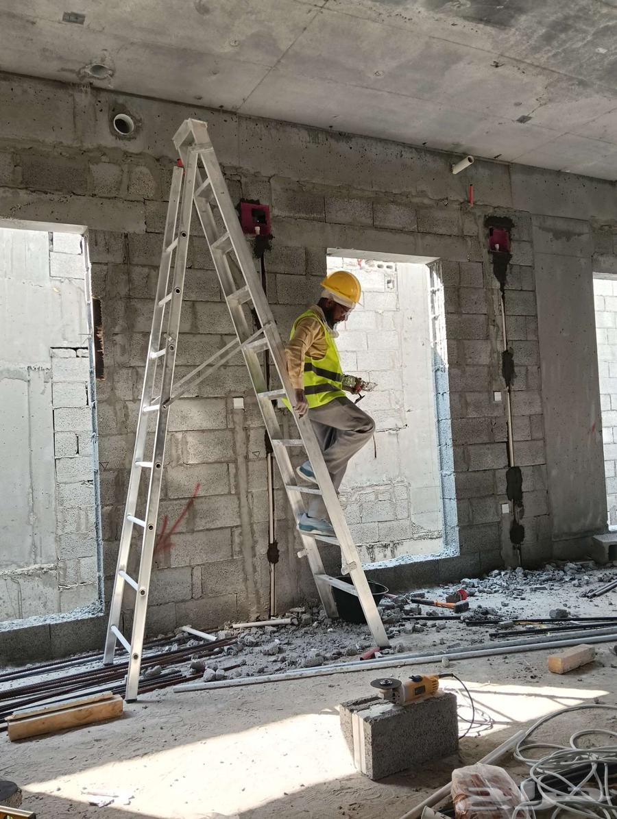 مهندس متخصص في السباكة والكهرباء والتكييف المركزي64613440784771113