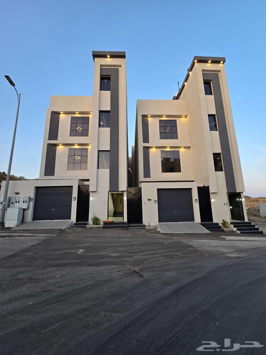 للبيع شقق علويه بسطح خاص 6غرفVIPمصعدراكب 520 ألف أبهاالمحالة64606232092417112