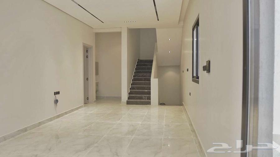 للبيع تاون هاوس علوي دورين   موقع مميز بعرض حصري64606202594945114